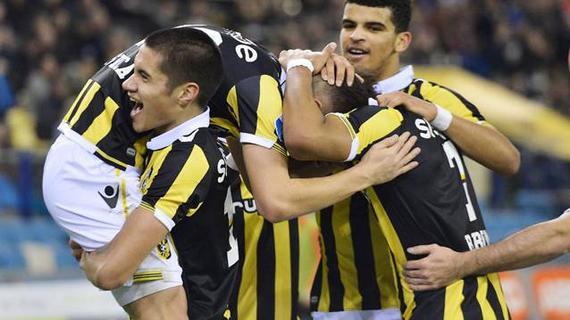 与球迷格外 与球迷格外