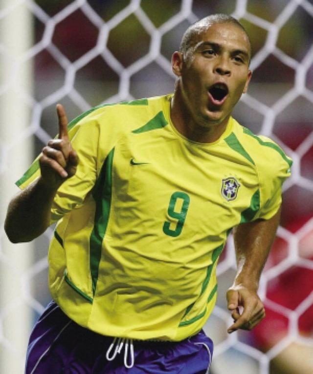 格使他在球 格使他在球