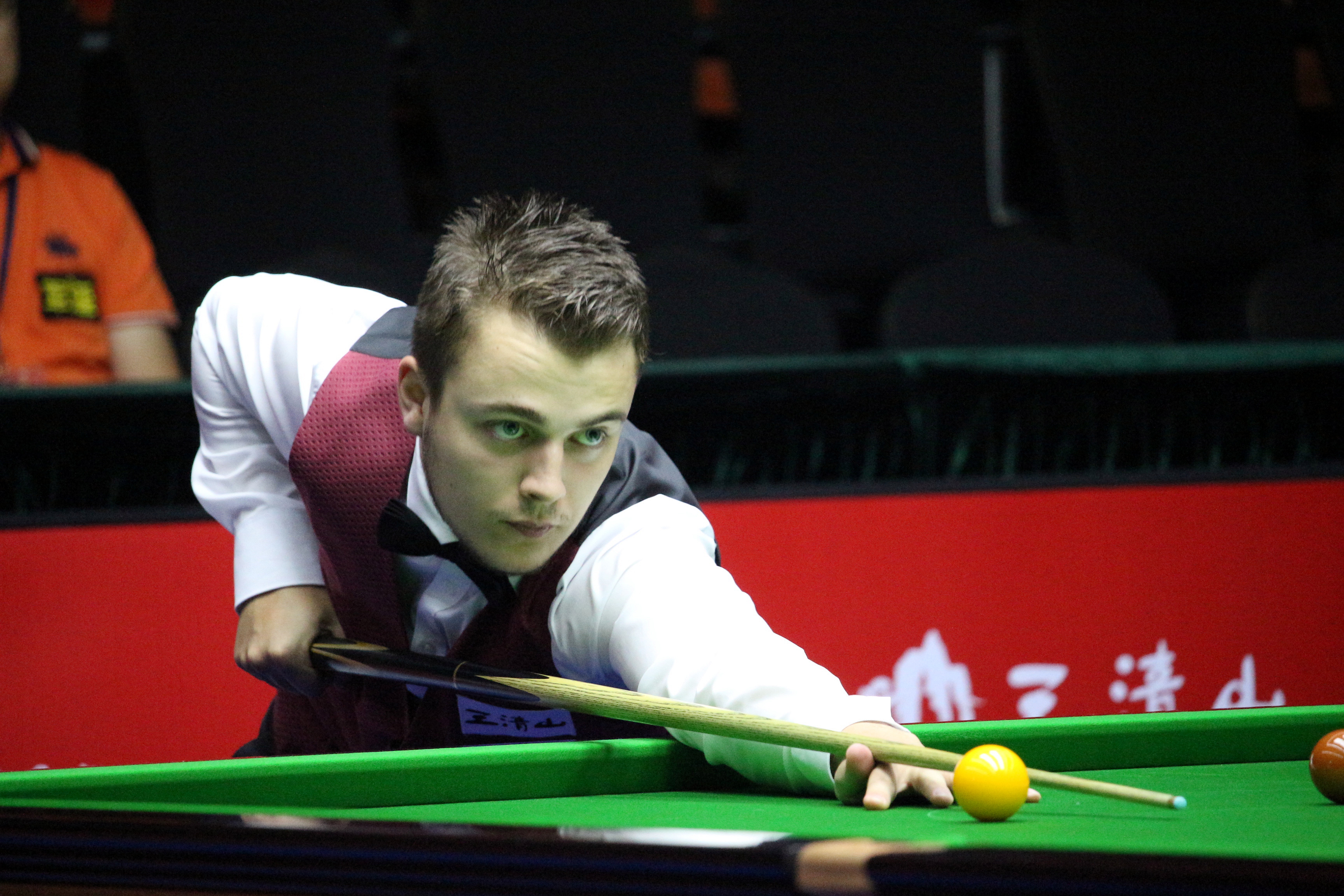 小范围内的 小范围内的