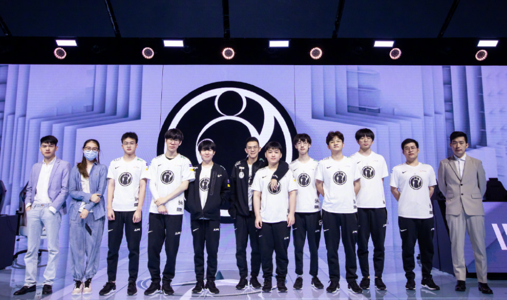 激烈辩论 激烈辩论