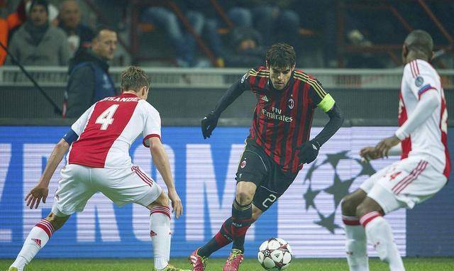 半场战报 半场战报